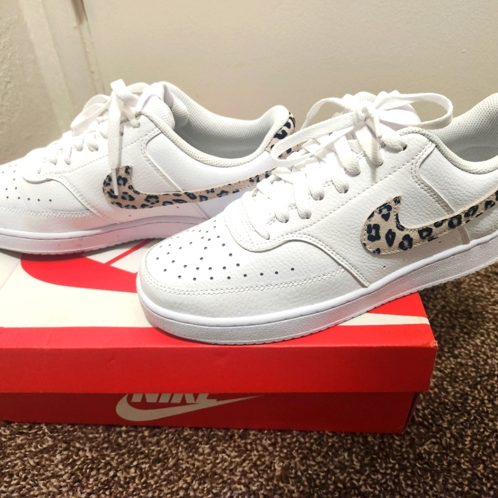 Nike Court vision low white/desert sand-black women's sz 10 shoes